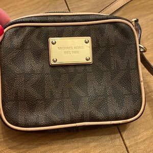Michael Kors small cross body purse